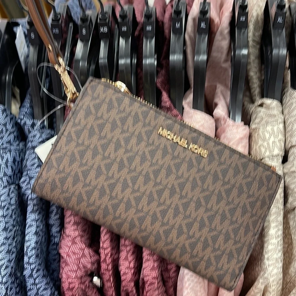 MICHAEL KORS LARGE DOUBLE ZIP WRISTLET PHONEHOLDER WALLET CLUTCH  Brown